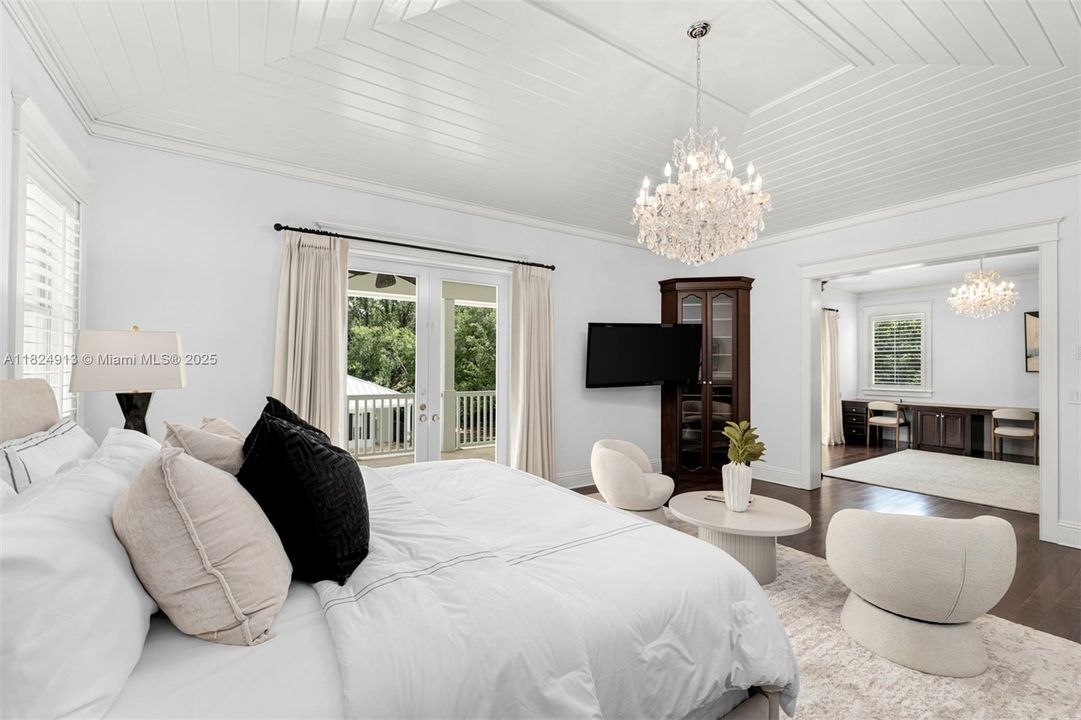 最近售出: $10,995,000 (6 贝兹, 6 浴室, 6999 平方英尺)