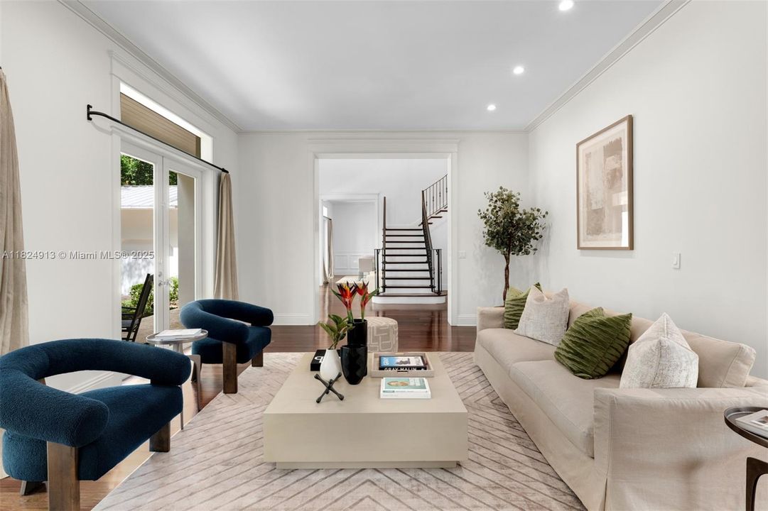 最近售出: $10,995,000 (6 贝兹, 6 浴室, 6999 平方英尺)