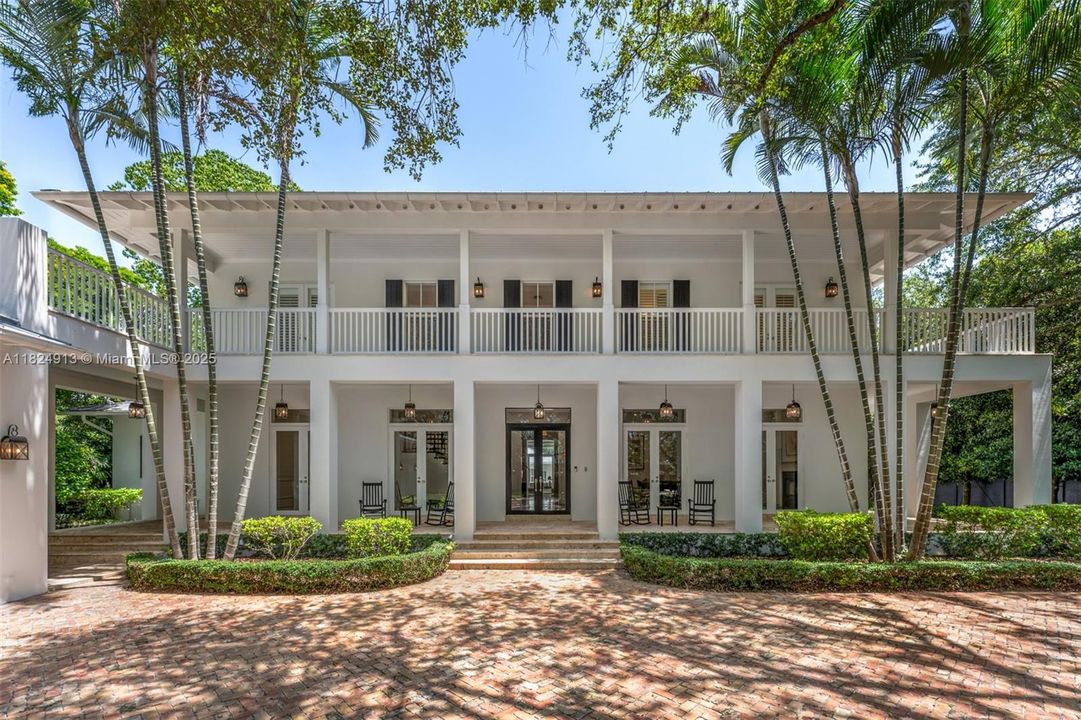 最近售出: $10,995,000 (6 贝兹, 6 浴室, 6999 平方英尺)