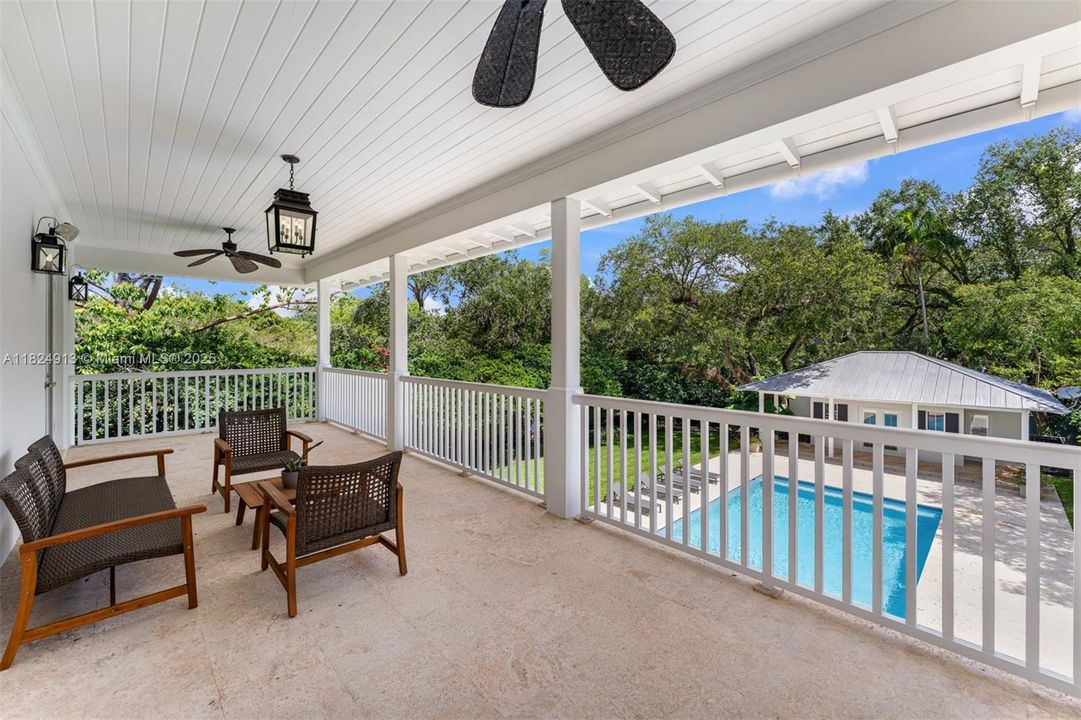 最近售出: $10,995,000 (6 贝兹, 6 浴室, 6999 平方英尺)