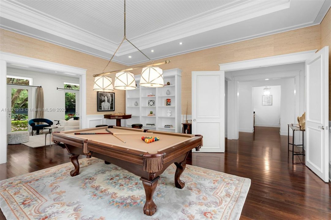 最近售出: $10,995,000 (6 贝兹, 6 浴室, 6999 平方英尺)