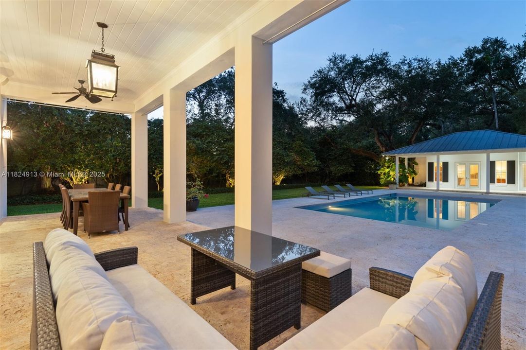 最近售出: $10,995,000 (6 贝兹, 6 浴室, 6999 平方英尺)