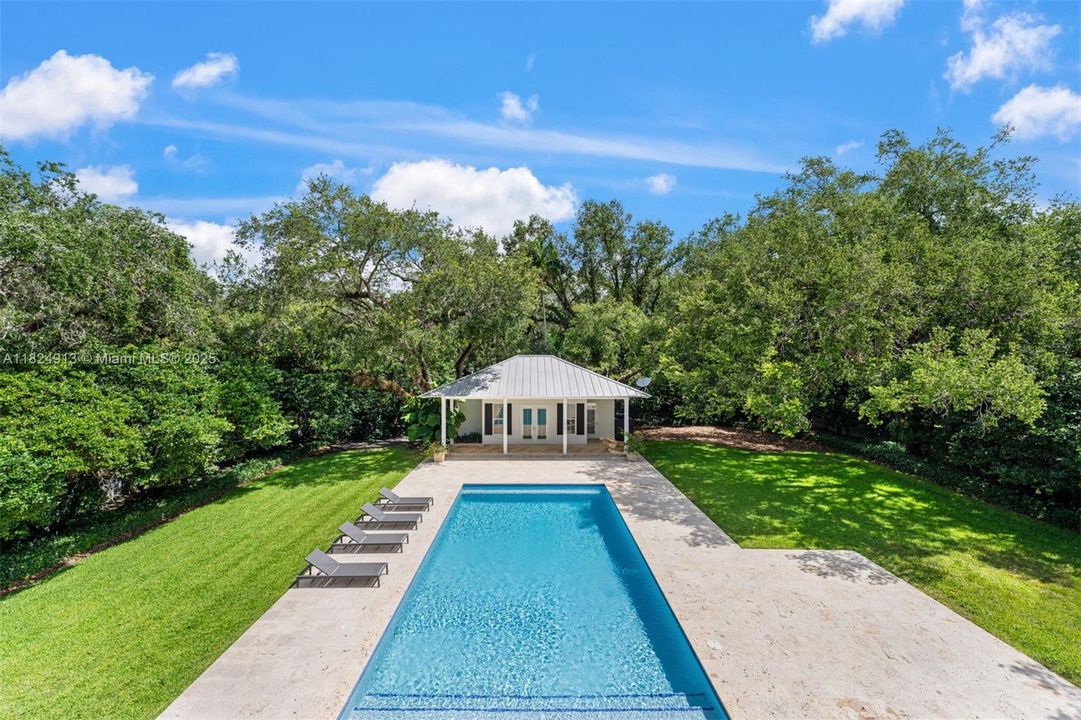 最近售出: $10,995,000 (6 贝兹, 6 浴室, 6999 平方英尺)