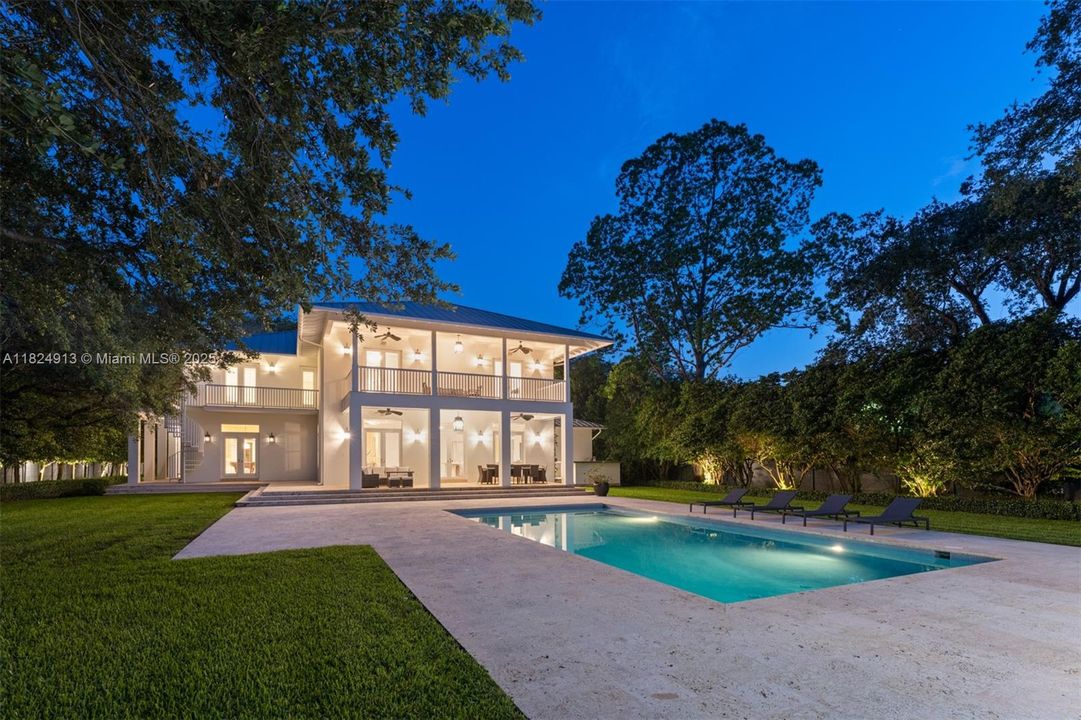 最近售出: $10,995,000 (6 贝兹, 6 浴室, 6999 平方英尺)