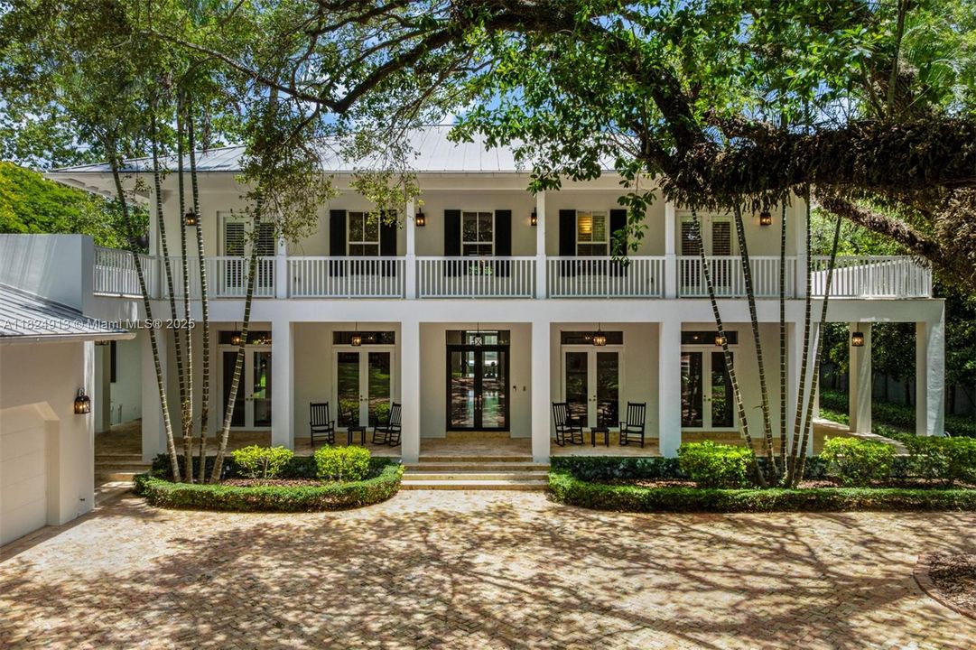 最近售出: $10,995,000 (6 贝兹, 6 浴室, 6999 平方英尺)