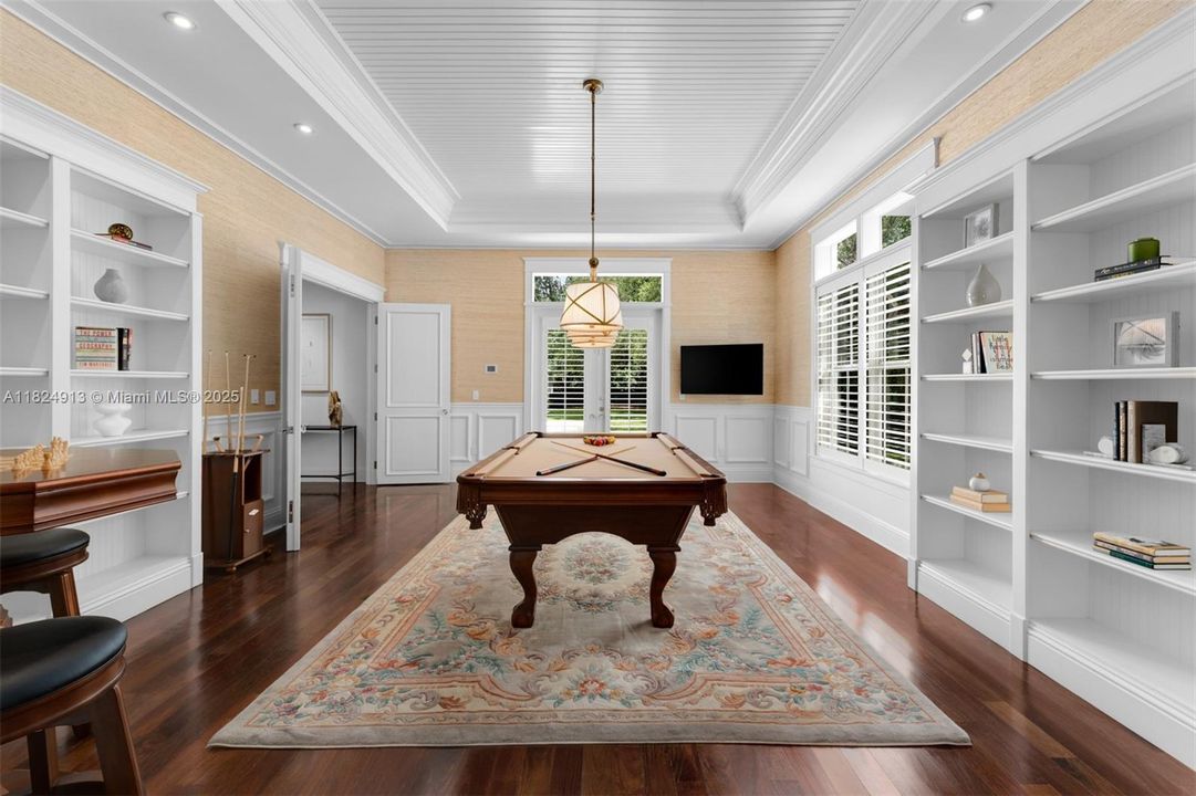 最近售出: $10,995,000 (6 贝兹, 6 浴室, 6999 平方英尺)