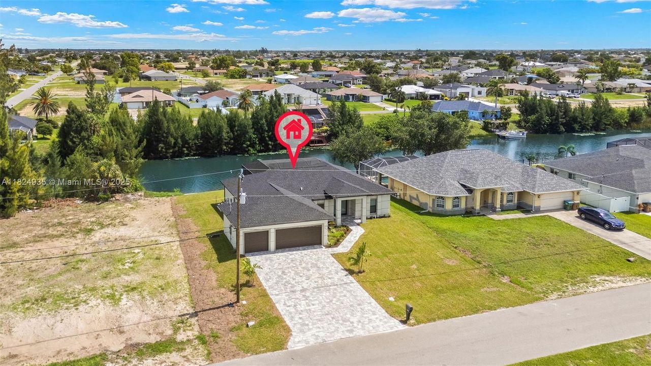 Activo con contrato: $515,000 (4 camas, 2 baños, 1800 Pies cuadrados)