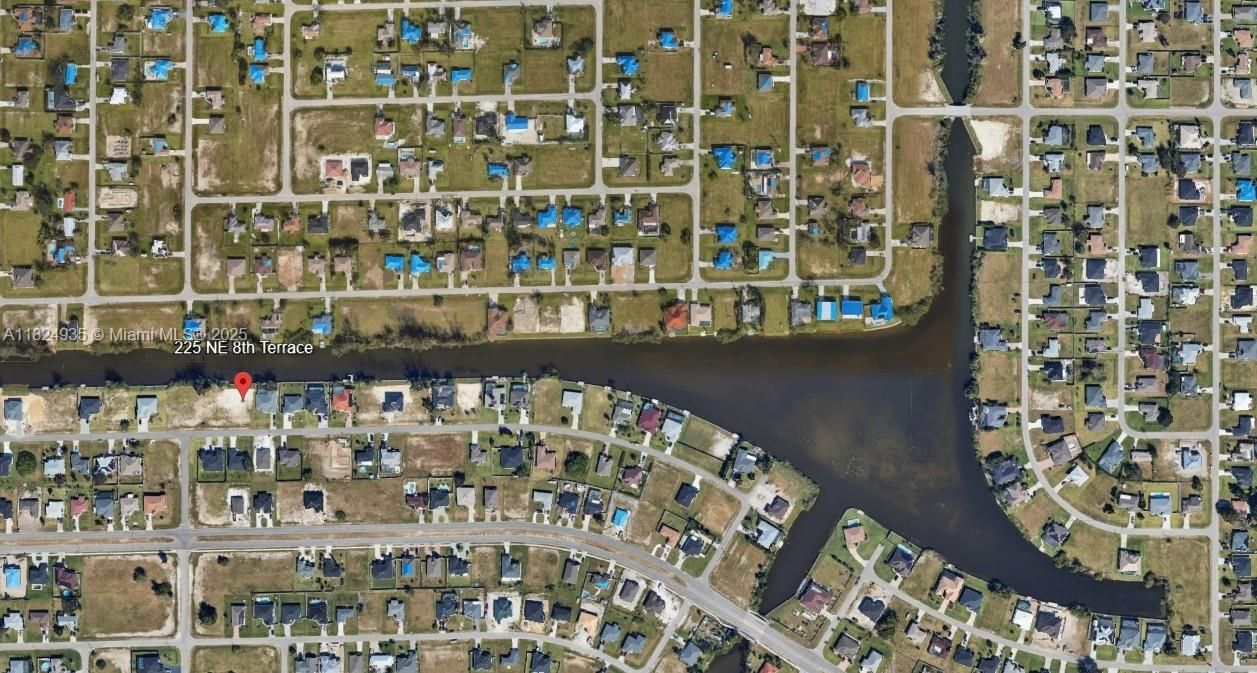 Activo con contrato: $515,000 (4 camas, 2 baños, 1800 Pies cuadrados)