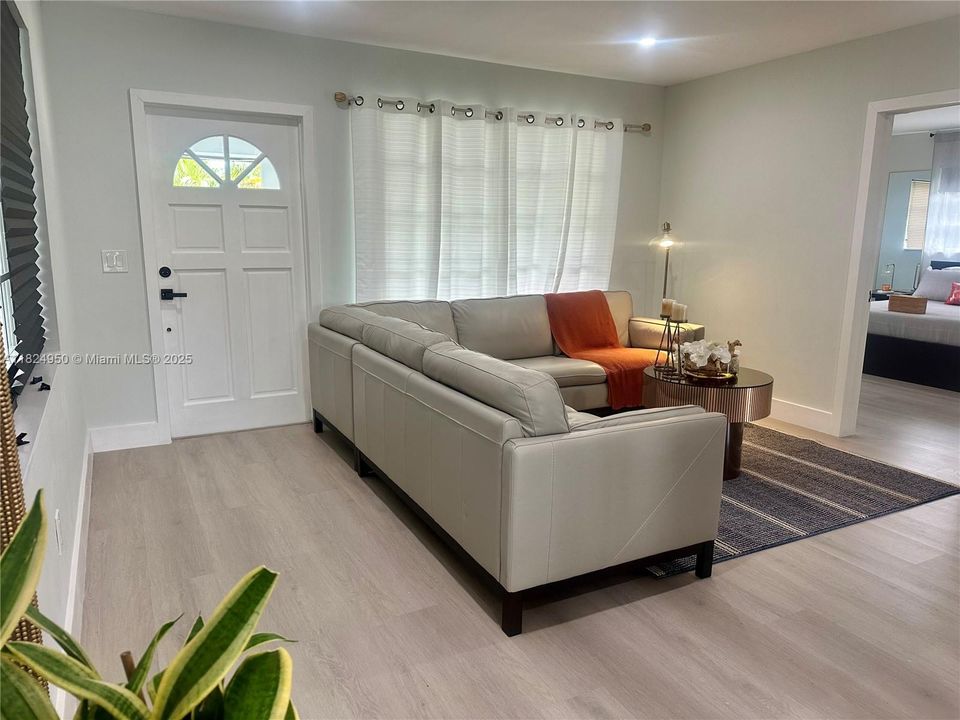 最近售出: $567,000 (3 贝兹, 2 浴室, 1116 平方英尺)