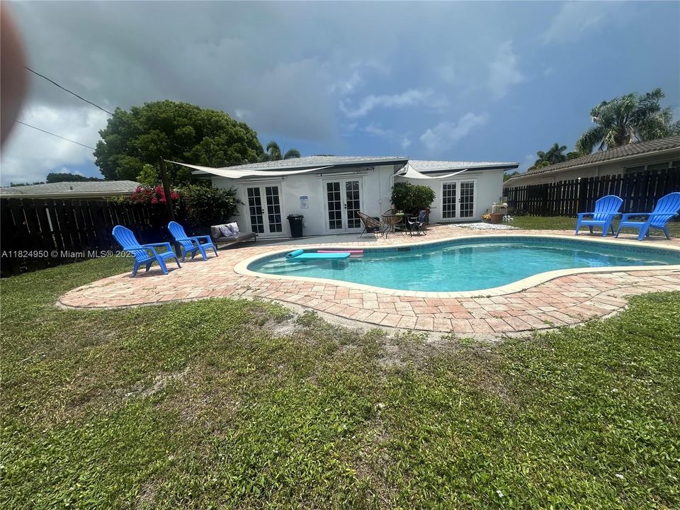 最近售出: $567,000 (3 贝兹, 2 浴室, 1116 平方英尺)