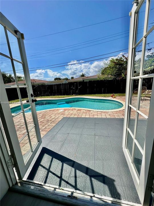 最近售出: $567,000 (3 贝兹, 2 浴室, 1116 平方英尺)