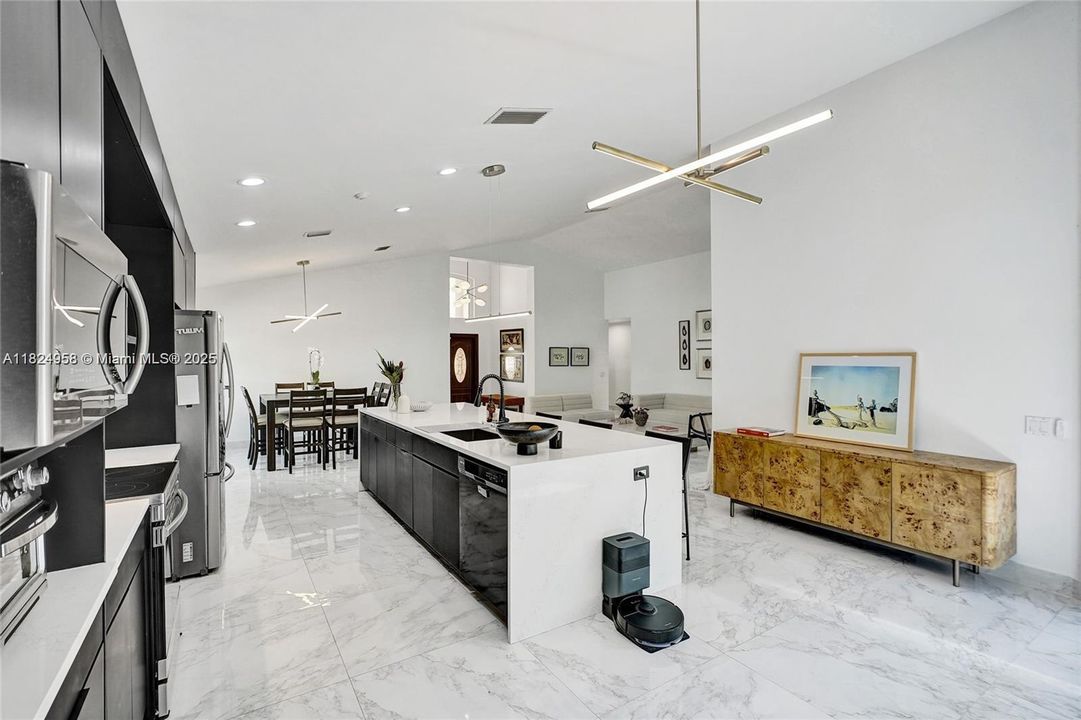 For Rent: $7,300 (4 beds, 3 baths, 2157 Square Feet)