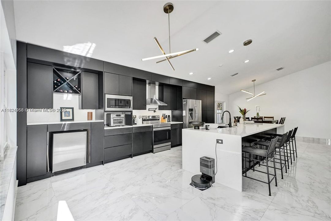 For Rent: $7,300 (4 beds, 3 baths, 2157 Square Feet)