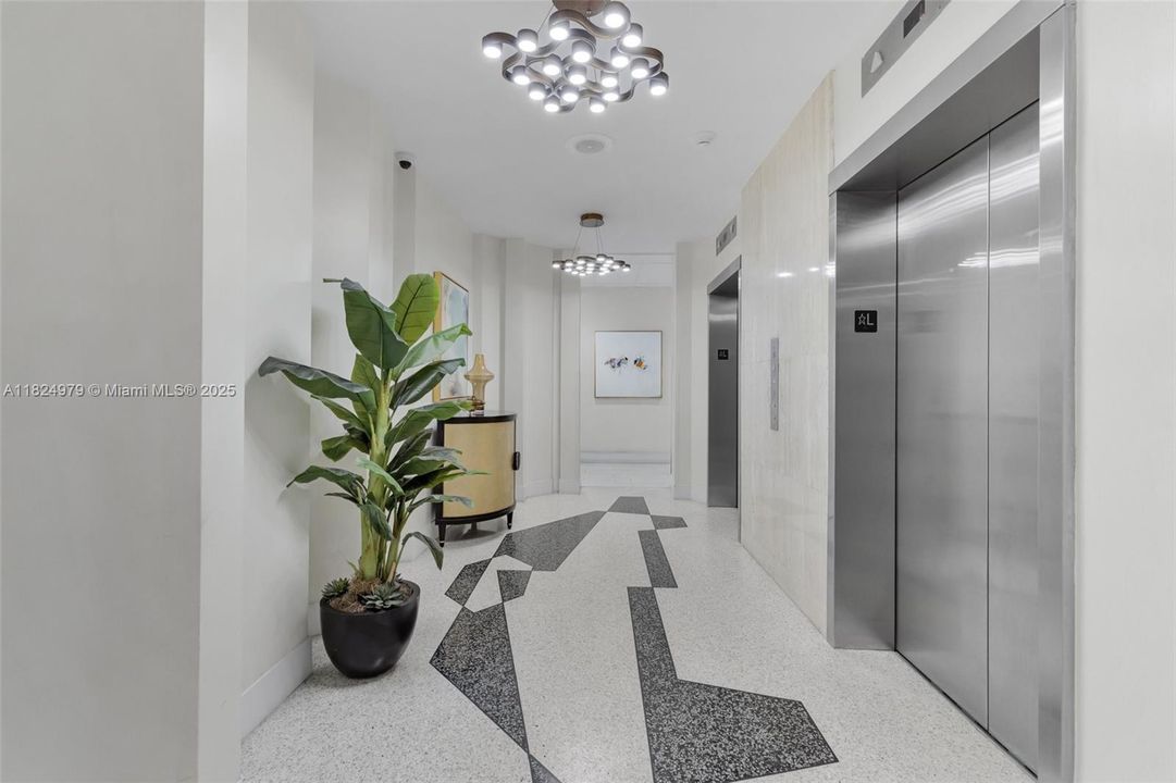 For Sale: $525,000 (2 beds, 2 baths, 1160 Square Feet)