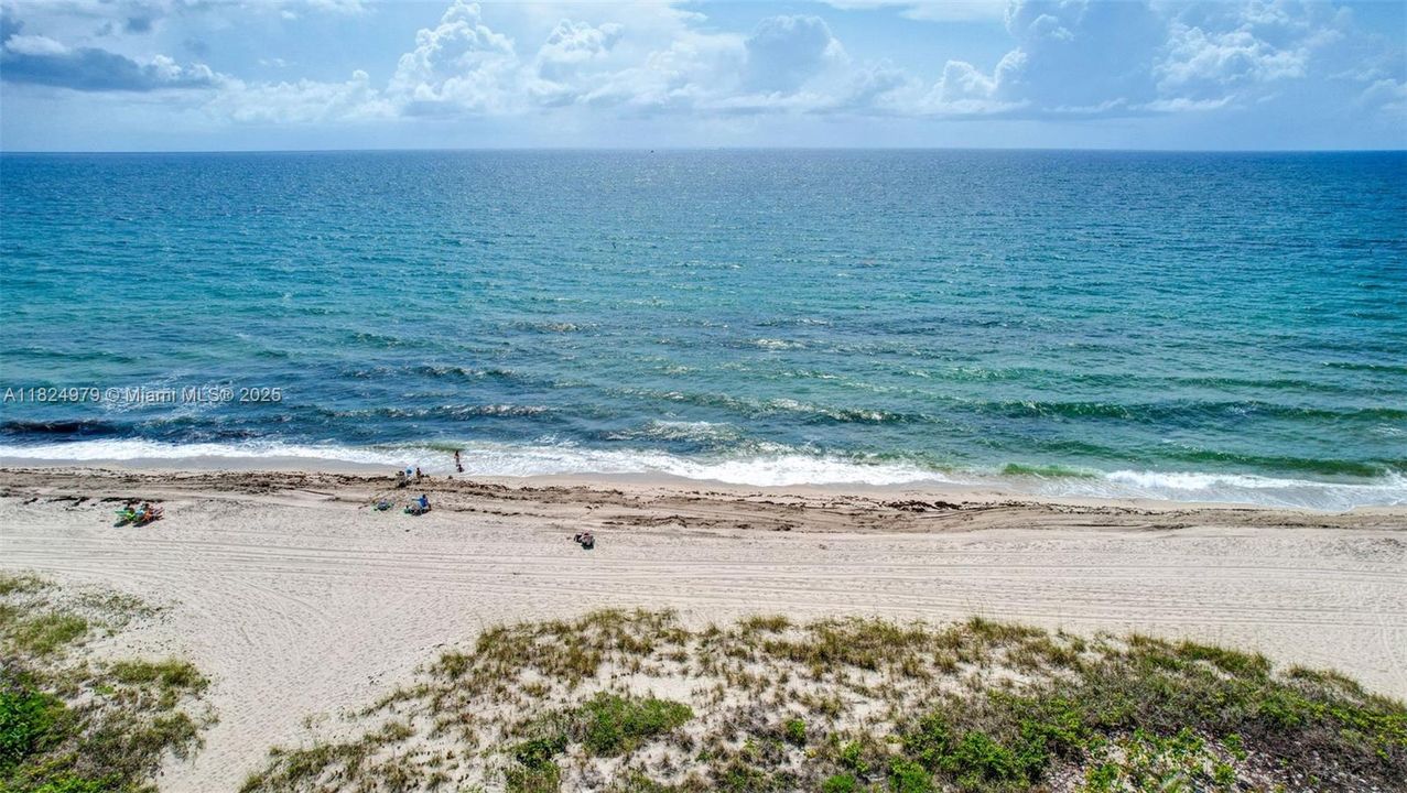 For Sale: $525,000 (2 beds, 2 baths, 1160 Square Feet)