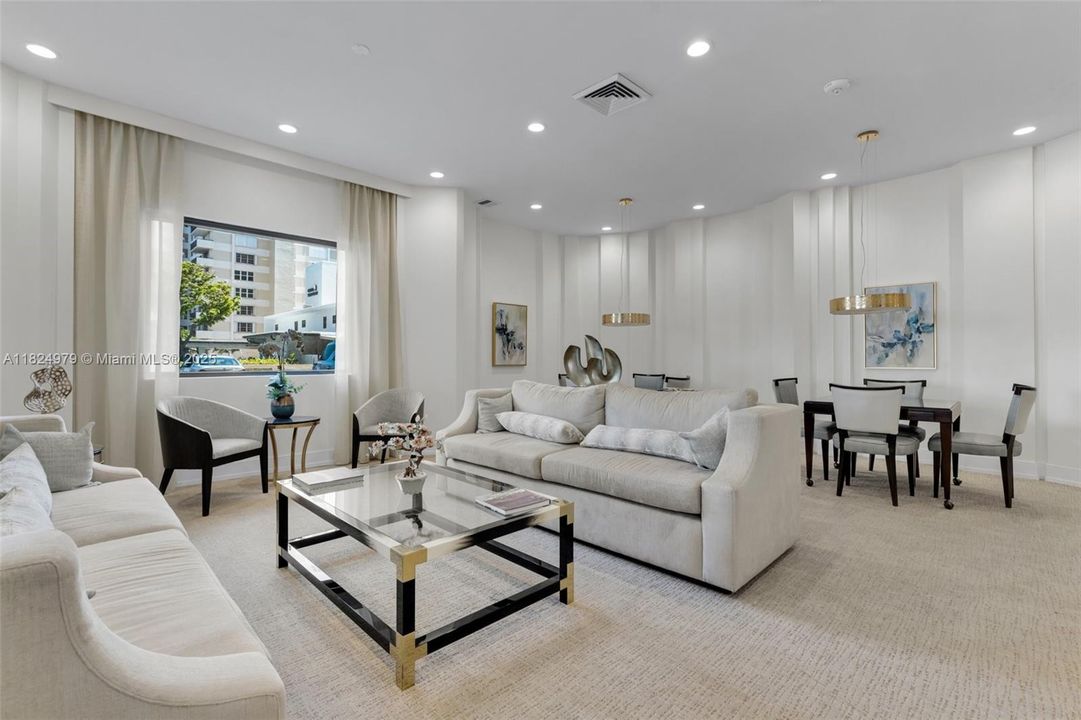 For Sale: $525,000 (2 beds, 2 baths, 1160 Square Feet)