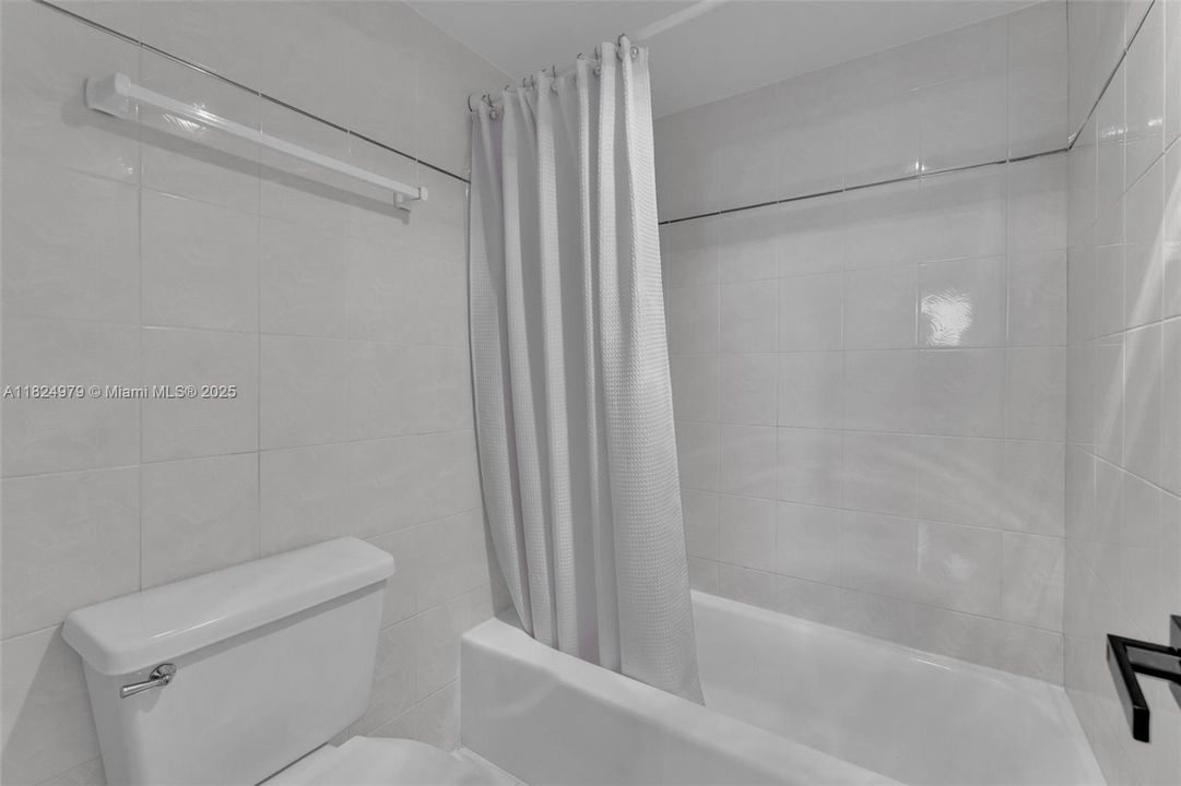 For Sale: $525,000 (2 beds, 2 baths, 1160 Square Feet)