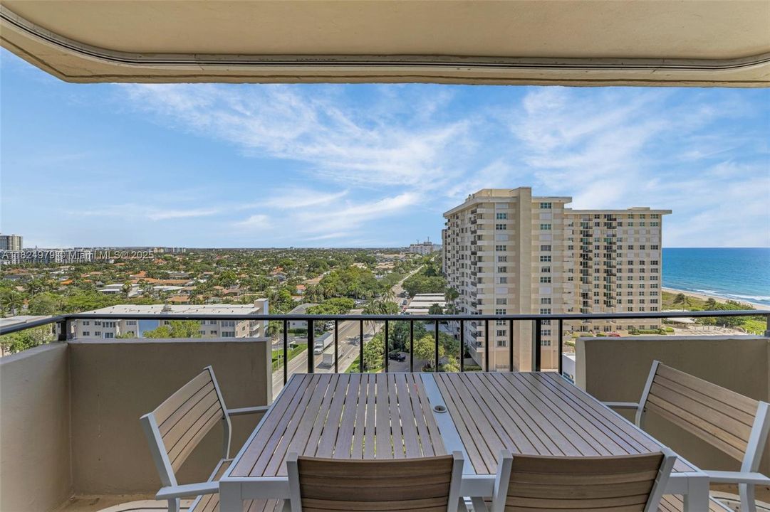 For Sale: $525,000 (2 beds, 2 baths, 1160 Square Feet)