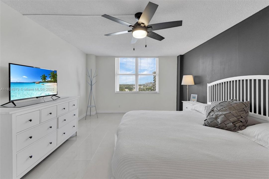 For Sale: $525,000 (2 beds, 2 baths, 1160 Square Feet)