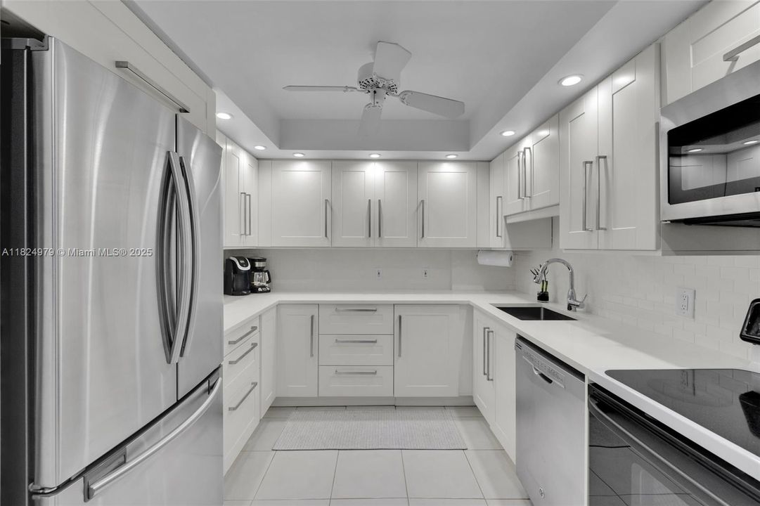 For Sale: $525,000 (2 beds, 2 baths, 1160 Square Feet)