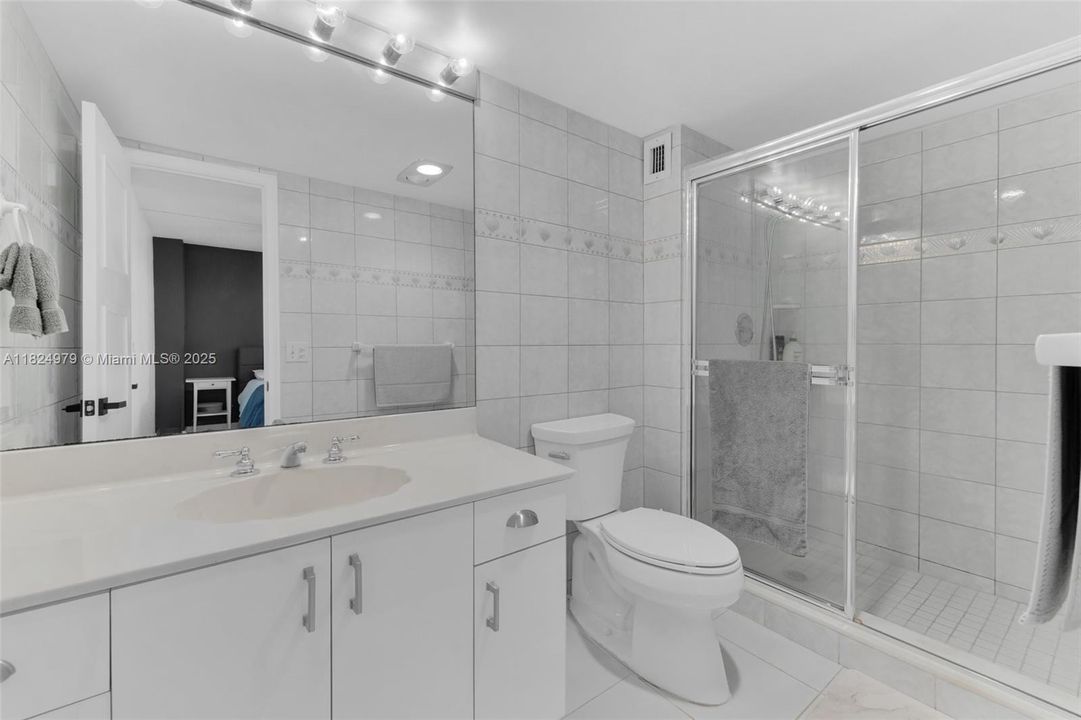 For Sale: $525,000 (2 beds, 2 baths, 1160 Square Feet)