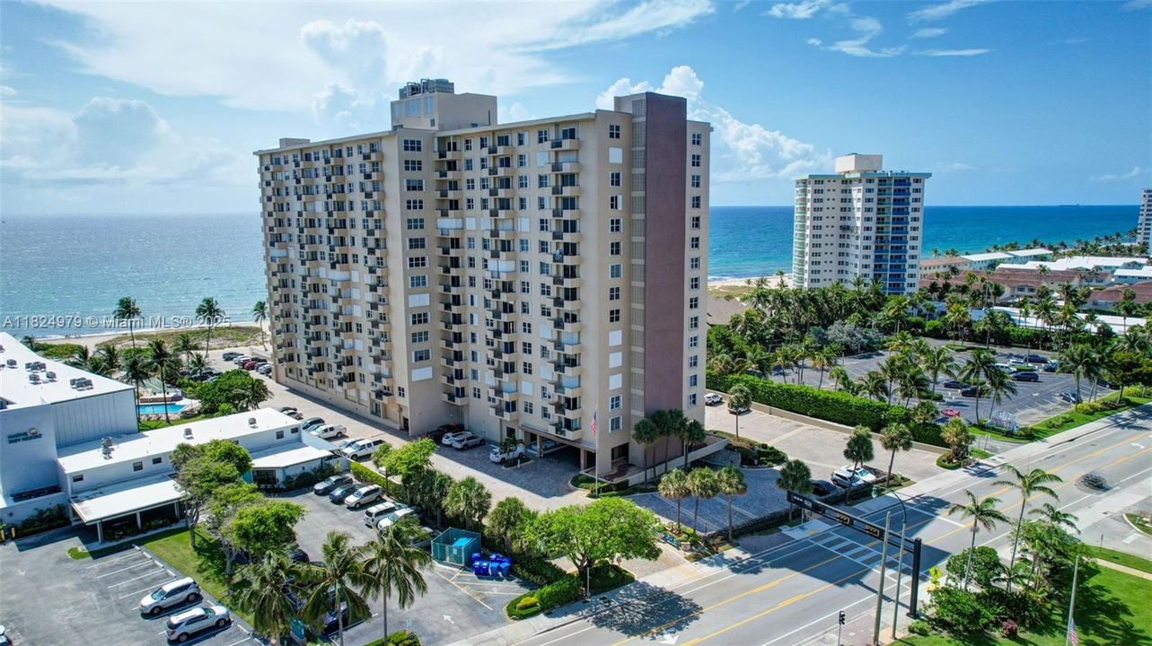 For Sale: $525,000 (2 beds, 2 baths, 1160 Square Feet)