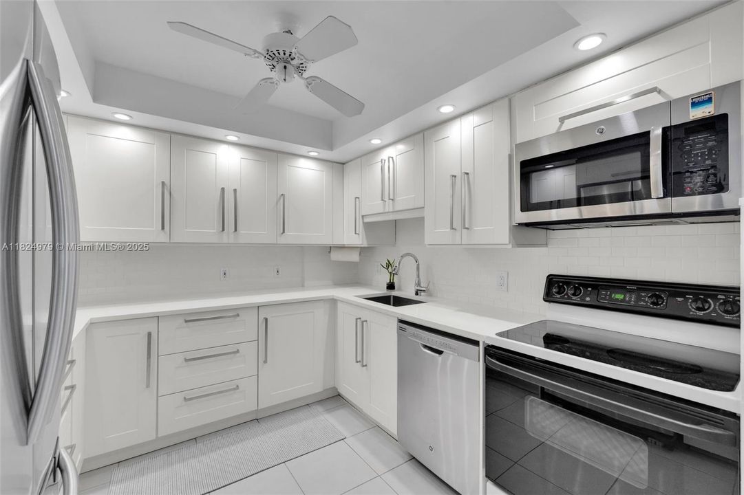 For Sale: $525,000 (2 beds, 2 baths, 1160 Square Feet)