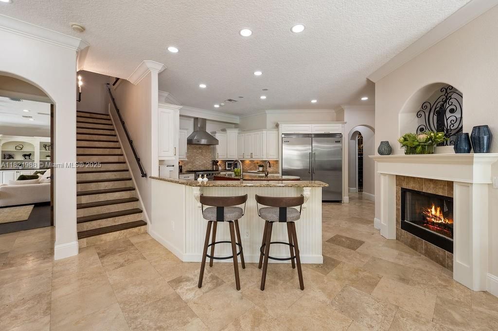 En Venta: $5,495,000 (5 camas, 6 baños, 7278 Pies cuadrados)