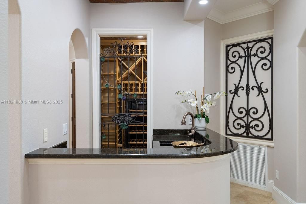 En Venta: $5,495,000 (5 camas, 6 baños, 7278 Pies cuadrados)