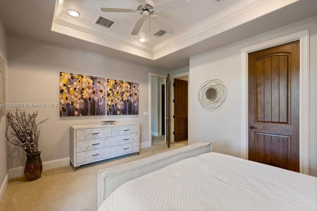 En Venta: $5,495,000 (5 camas, 6 baños, 7278 Pies cuadrados)