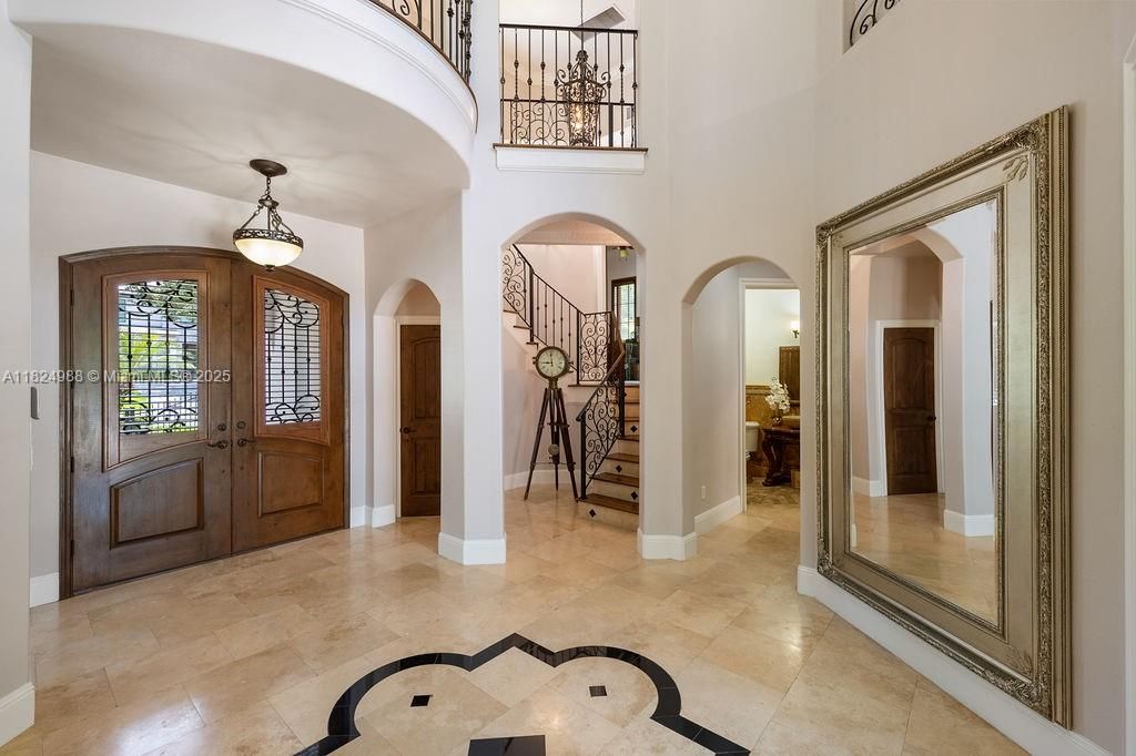 En Venta: $5,495,000 (5 camas, 6 baños, 7278 Pies cuadrados)