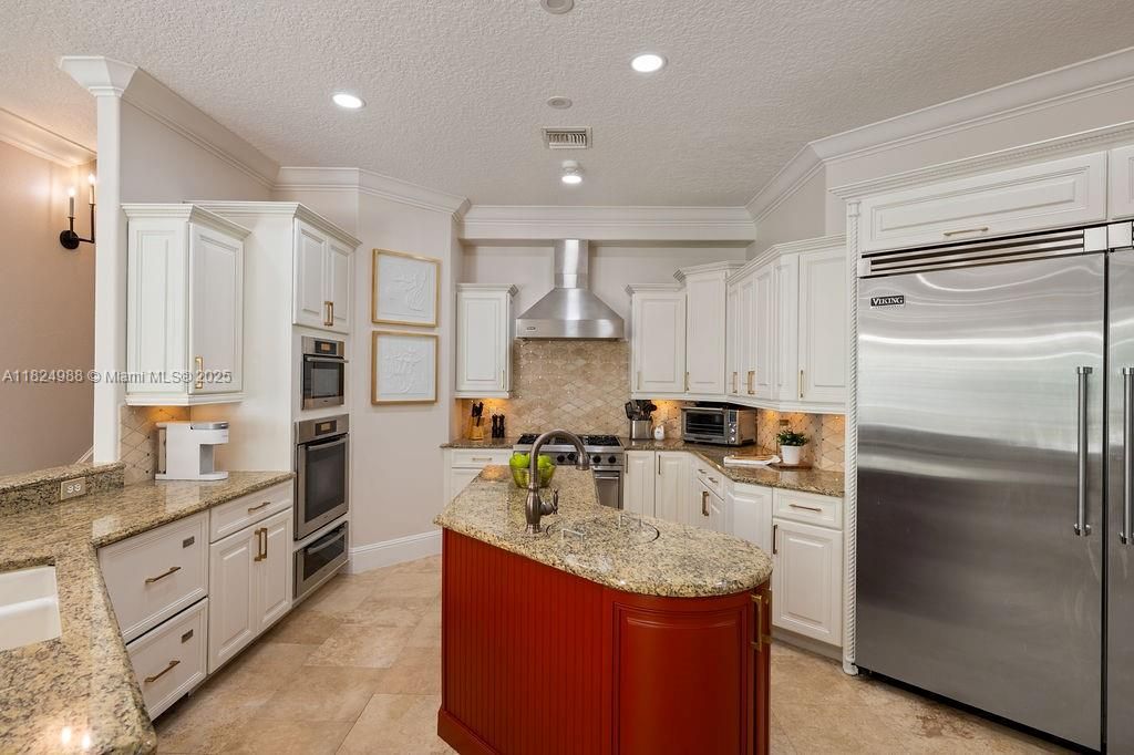 En Venta: $5,495,000 (5 camas, 6 baños, 7278 Pies cuadrados)