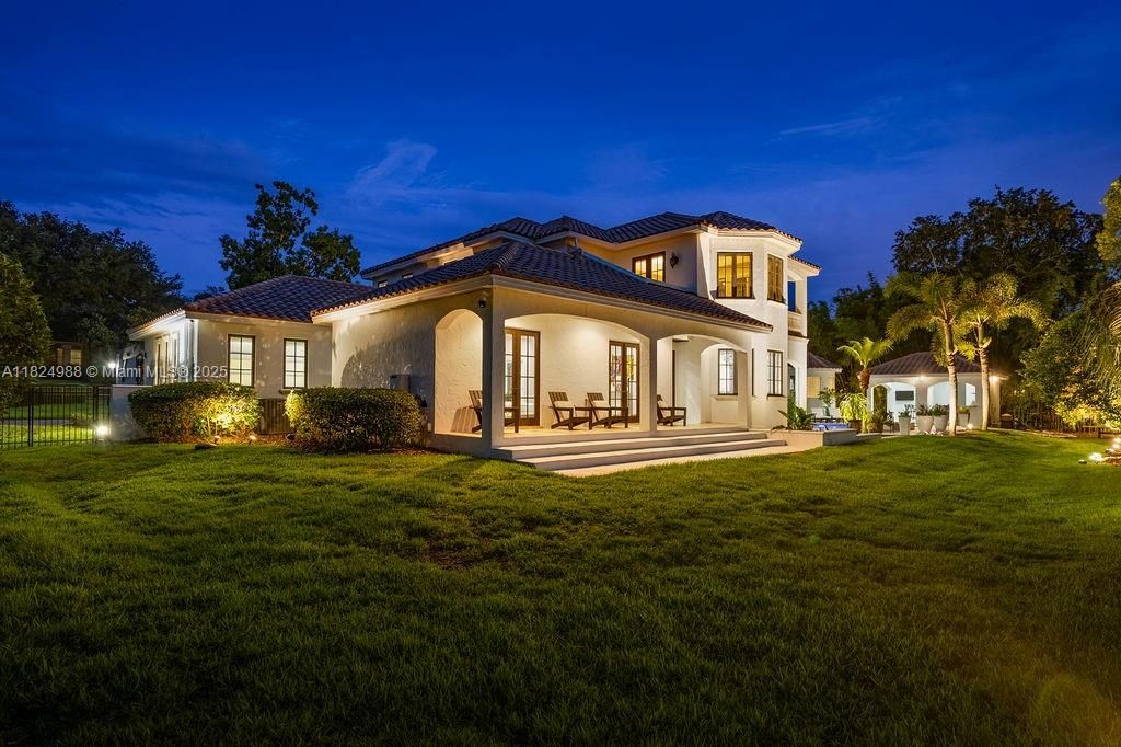 En Venta: $5,495,000 (5 camas, 6 baños, 7278 Pies cuadrados)