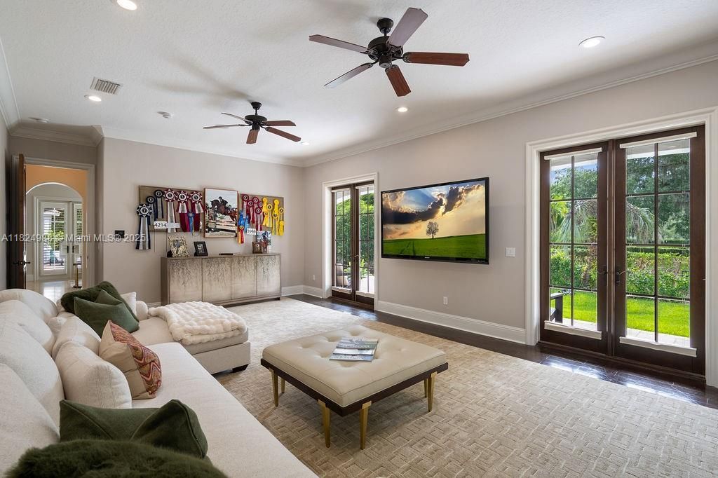 Guest/family room, downstairs