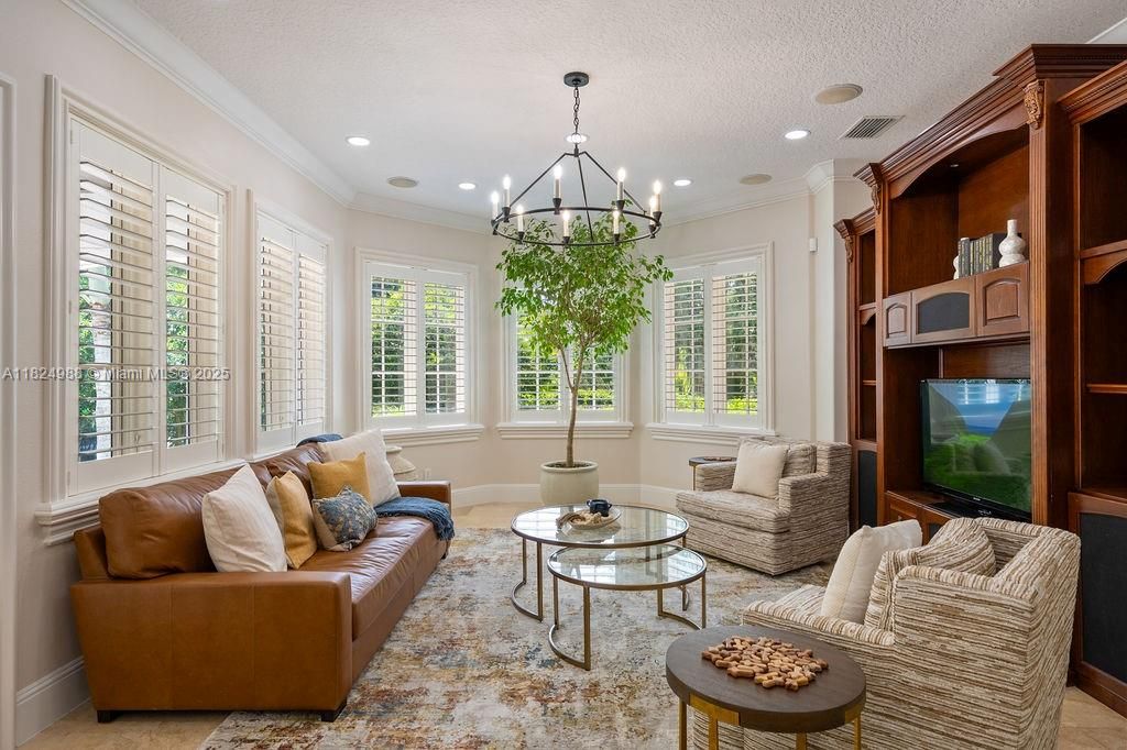 En Venta: $5,495,000 (5 camas, 6 baños, 7278 Pies cuadrados)