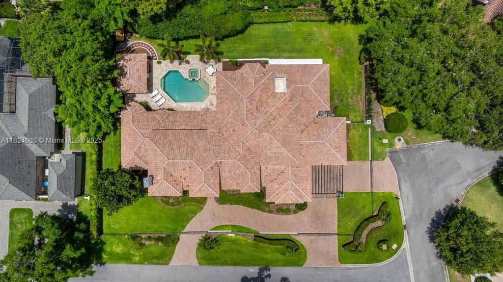 En Venta: $5,495,000 (5 camas, 6 baños, 7278 Pies cuadrados)