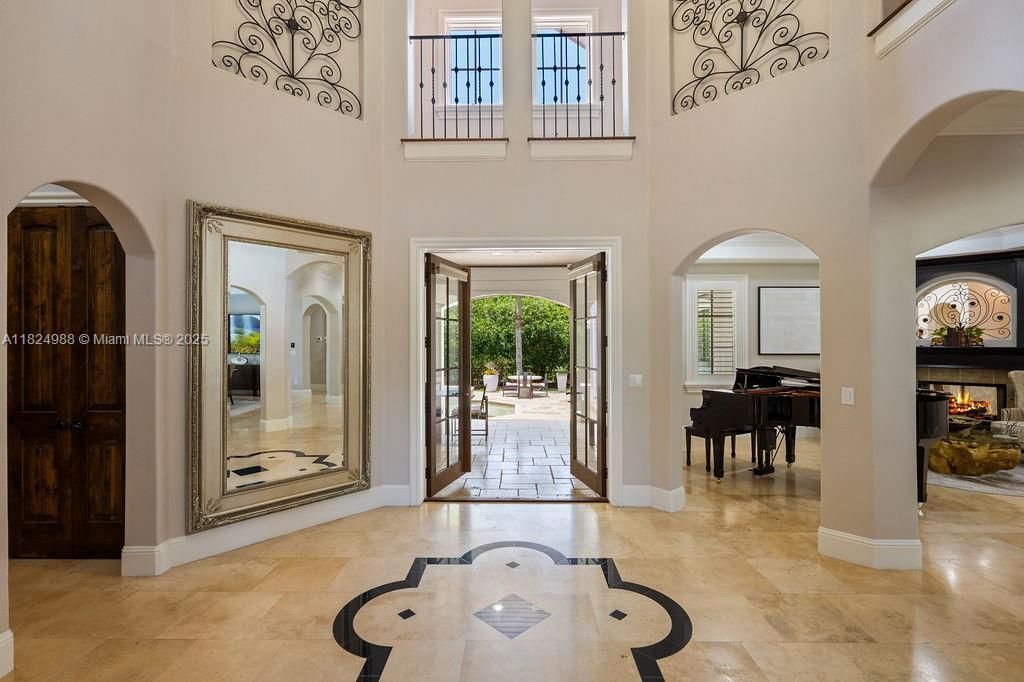 En Venta: $5,495,000 (5 camas, 6 baños, 7278 Pies cuadrados)