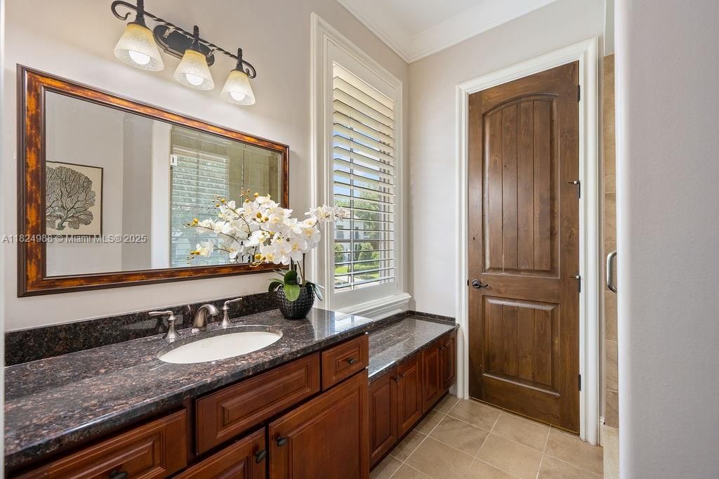 En Venta: $5,495,000 (5 camas, 6 baños, 7278 Pies cuadrados)