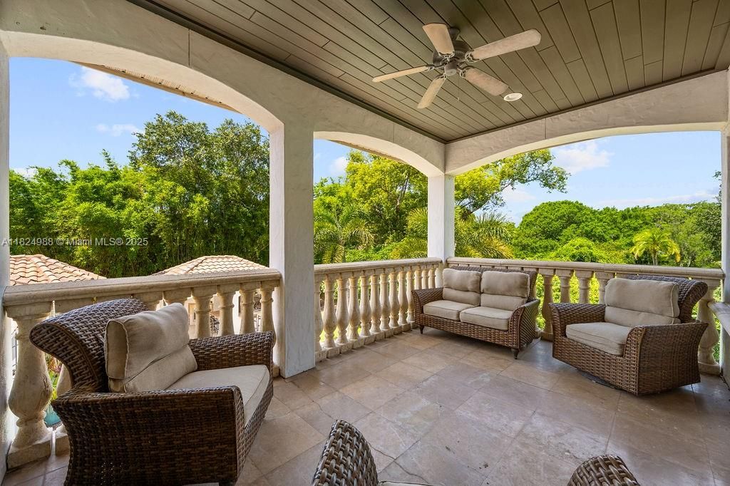 En Venta: $5,495,000 (5 camas, 6 baños, 7278 Pies cuadrados)