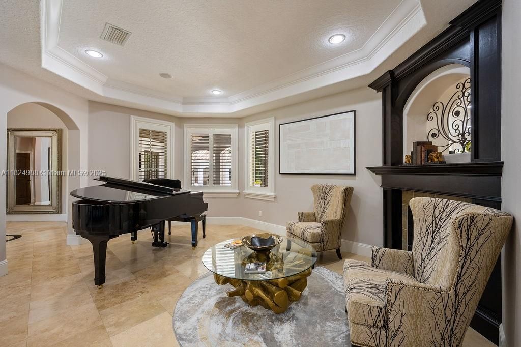 En Venta: $5,495,000 (5 camas, 6 baños, 7278 Pies cuadrados)