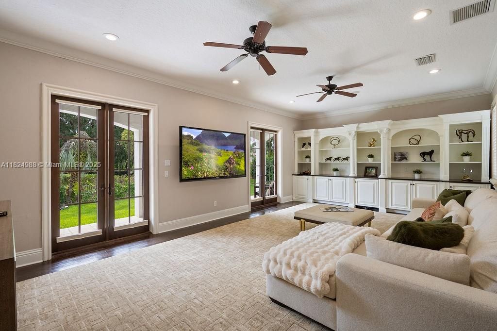 Guest/family room, downstairs