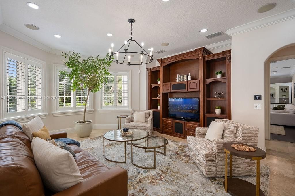 En Venta: $5,495,000 (5 camas, 6 baños, 7278 Pies cuadrados)