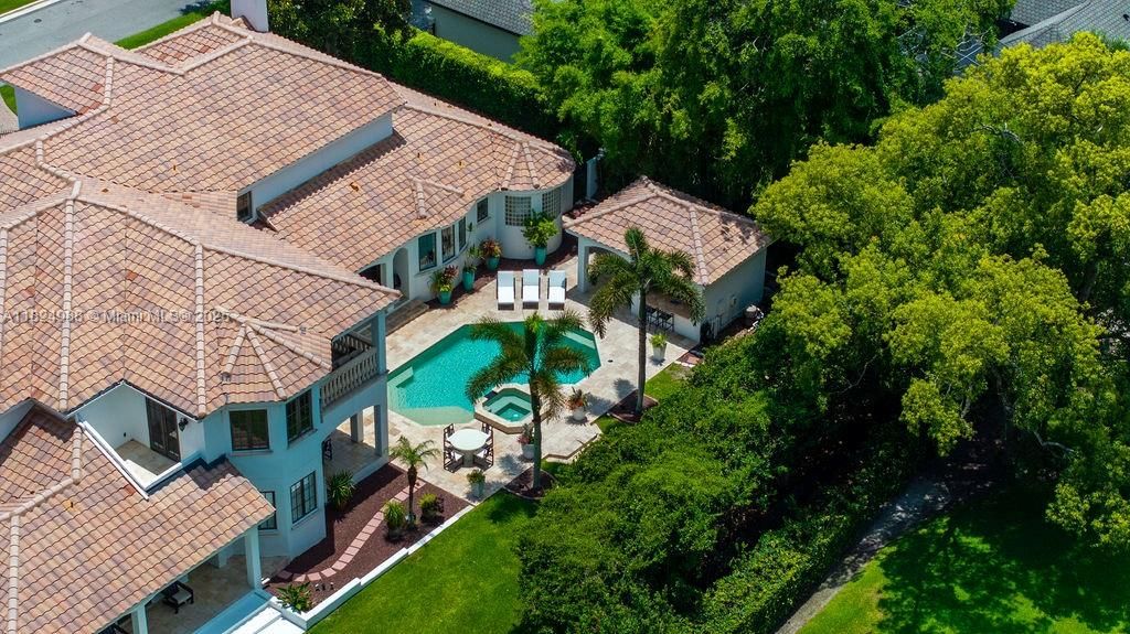 En Venta: $5,495,000 (5 camas, 6 baños, 7278 Pies cuadrados)