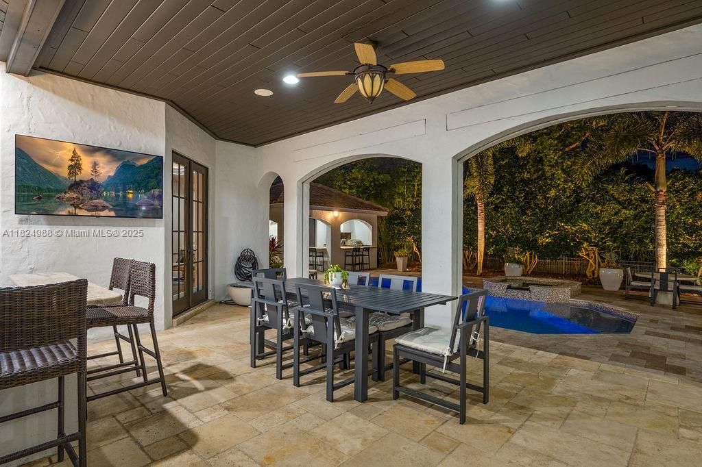 En Venta: $5,495,000 (5 camas, 6 baños, 7278 Pies cuadrados)