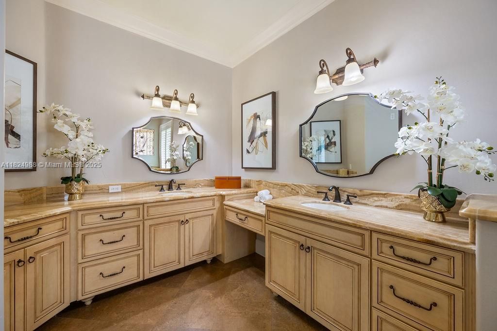 En Venta: $5,495,000 (5 camas, 6 baños, 7278 Pies cuadrados)