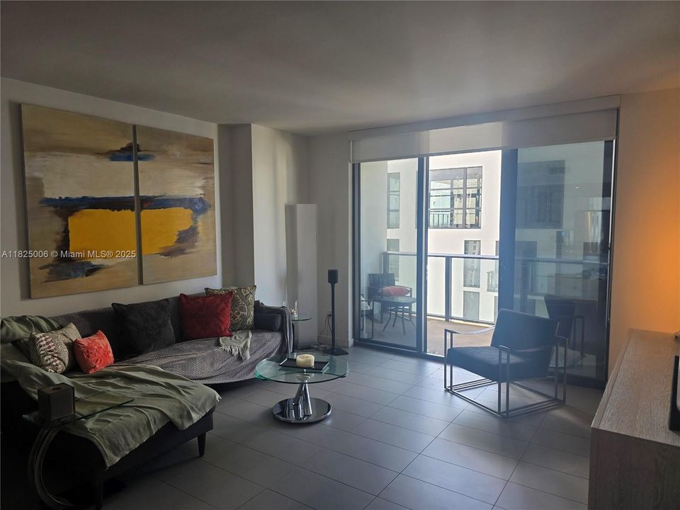 待售: $420,000 (1 贝兹, 1 浴室, 752 平方英尺)