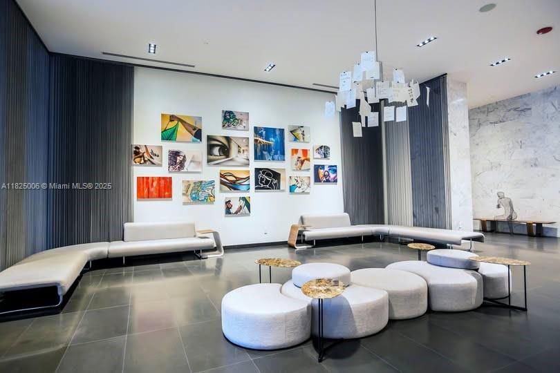 待售: $420,000 (1 贝兹, 1 浴室, 752 平方英尺)