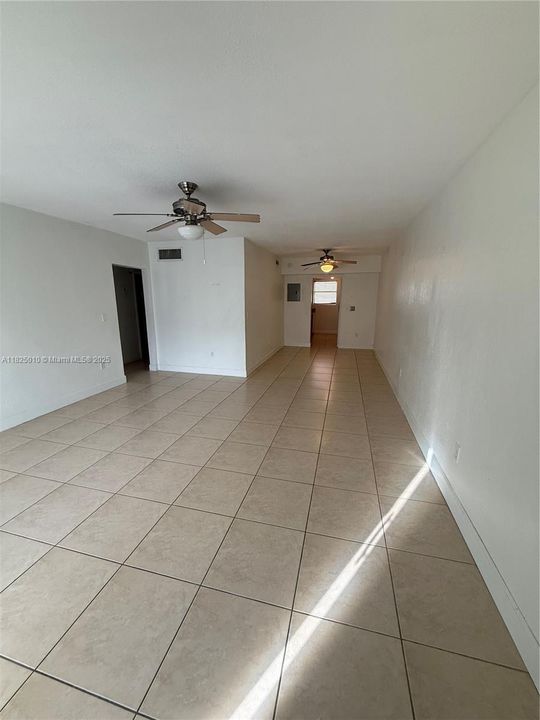 На продажу: $374,000 (2 спален, 2 ванн, 1036 Квадратных фут)