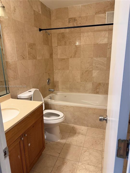 На продажу: $374,000 (2 спален, 2 ванн, 1036 Квадратных фут)