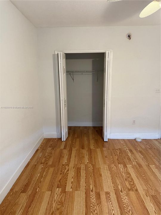 На продажу: $374,000 (2 спален, 2 ванн, 1036 Квадратных фут)